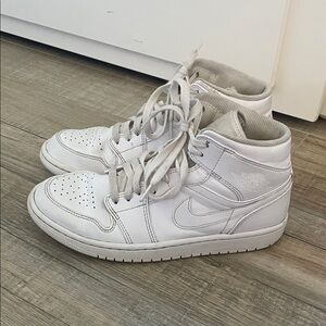 Nike Air Jordan 1 Mid Triple White White  Sneakers